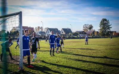 Waarom Communicatie van Verdedigers Essentieel is in het Voetbal