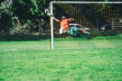 keeper-warming-up