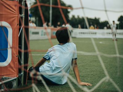Omgaan met Kinderen die Niet Luisteren bij de Voetbaltraining